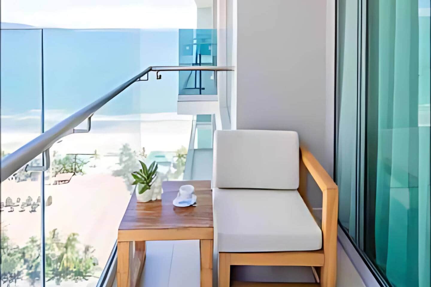 A La Carte Luxe Oceanfront Paradise — photo 5